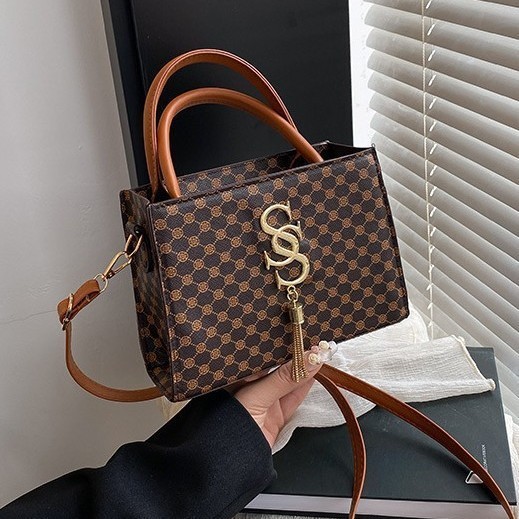 Handbag Letter Tassel Small Square Bag Women 2025 Summer New Style Trendy Fashion Retro Print Fashionable Shoulder Bag