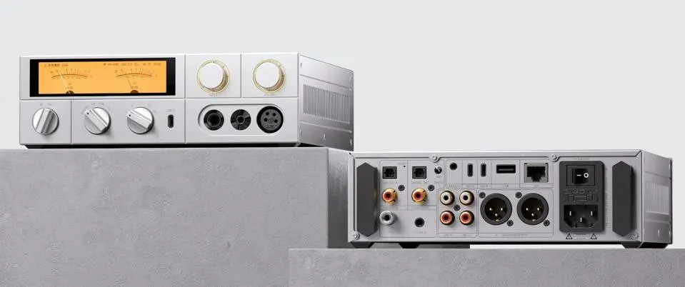 FiiO K17, Touchscreen Headphone Amplifier: Dual AK4499EX DACs
