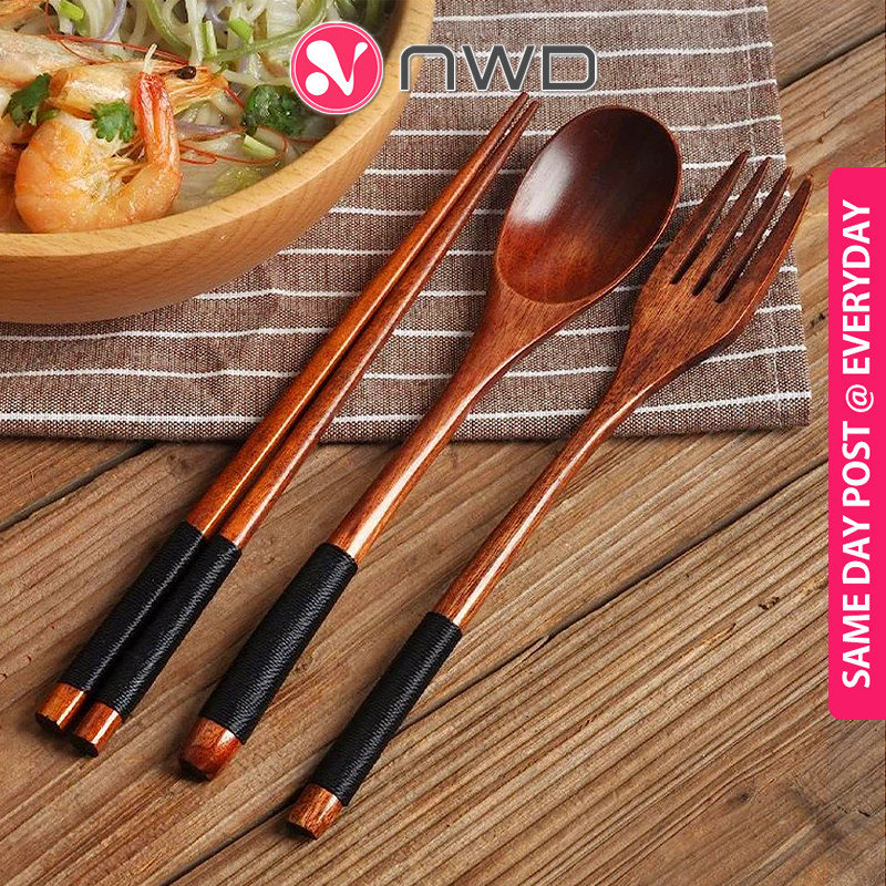 《 》3 In 1 Japanese Wooden Cutlery Set Dinner Tableware Dinnerware Sudu Garpu Kayu 餐具