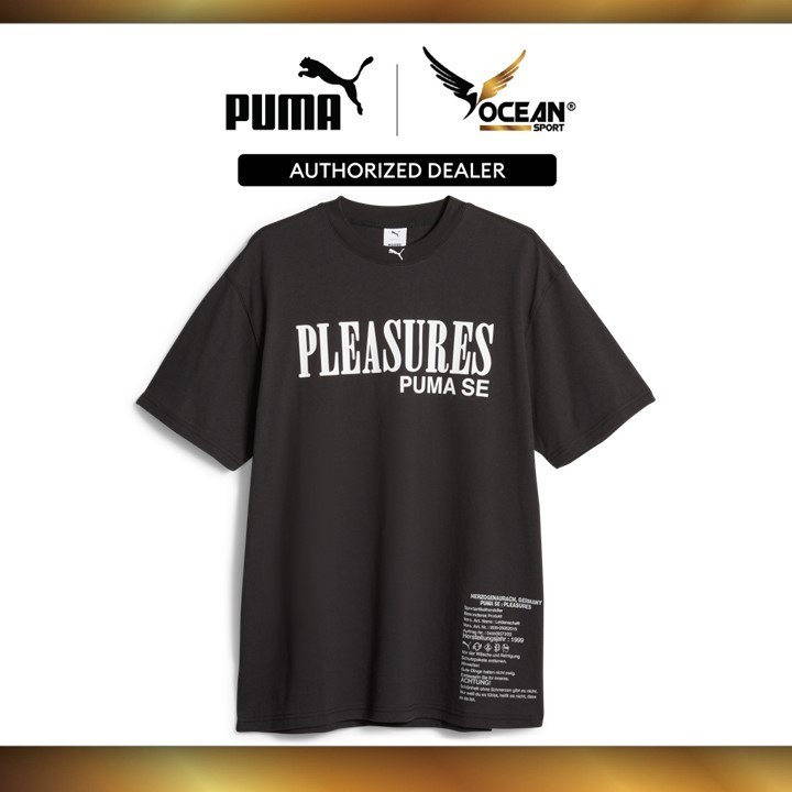 PUMA x PLEASURES Male Typo Tee (PUMA Black) 62087801