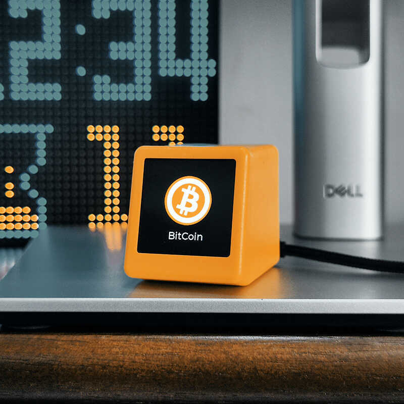 GeekMagic PRO Stock Line Display WiFi Weather Clock Exchange Rate BTC Encrypted Currency Real-Time Price