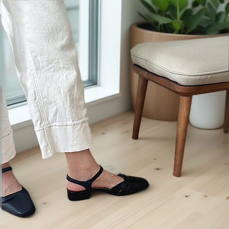 CHIC STYLE Briella Interlocking Sandals | Casual Close Toe Low Heels | Kasut Wanita Perempuan | Size 35 - 39