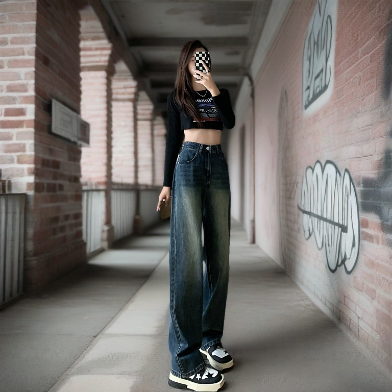 Retro High-Waist Wide-Leg Jeans - Comfortable Loose Fit with Draped Effect | White Washed Design