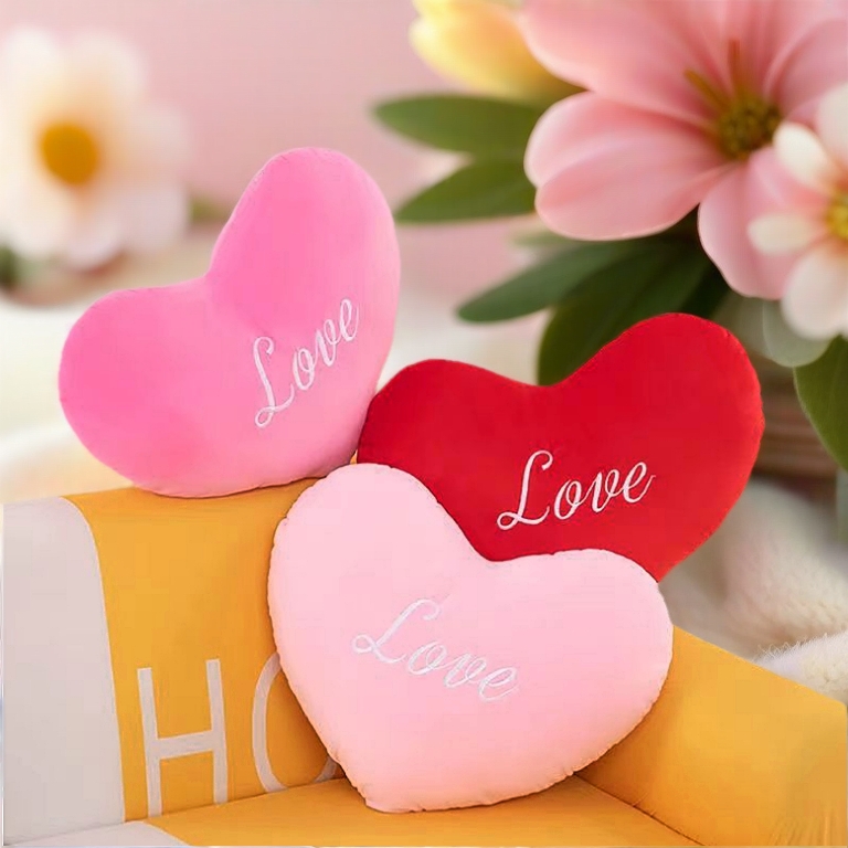 Love heart shape pillow Stuffed toy Plushie Wedding Valentine's gift Hadiah kahwin Pengantin bantal merah jambu