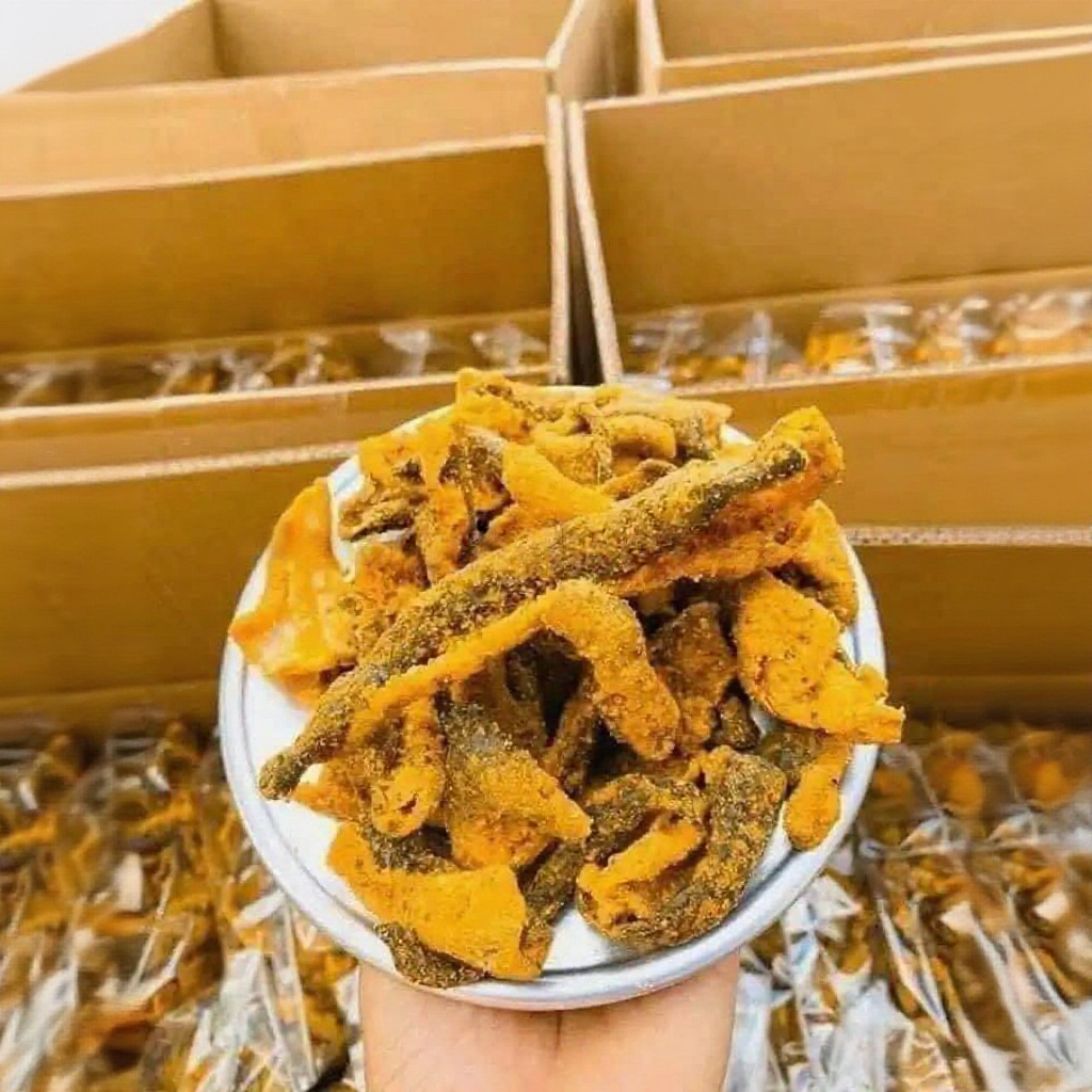 Ready stock. Fish skin shaking caviar. (pedas)bottol 200gr Salted Egg Snacks