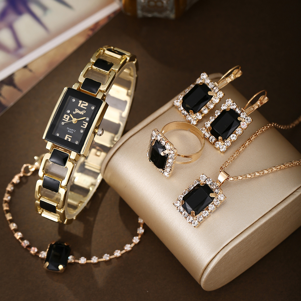 1 Girl Watch, Extravagant Princess Style, Trendy Fashion Party Simple Quartz Watch, Rectangular Jewelry Four-Piece Set, Suitable for Girls Birthday Gifts