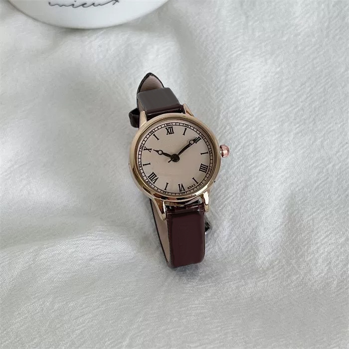 Retro Quartz Watch Women Fashion Student ins High-value Niche Design Fashion Light Luxury Small Quartz Watch
