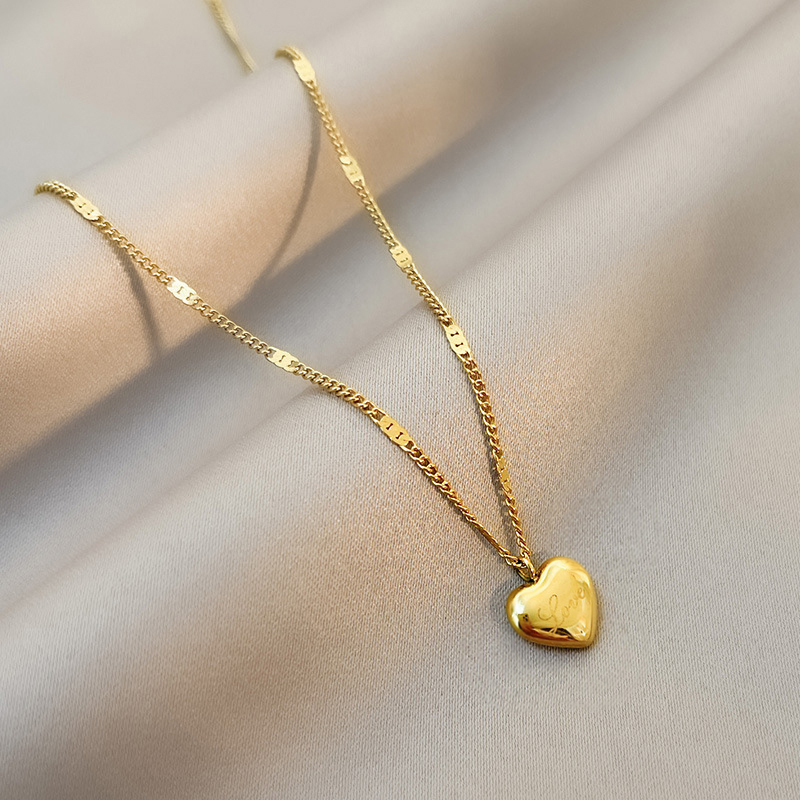 Minimalist Love Heart Necklace, New Titanium Steel Choker Chain, Non-Fading Elegant Accessory for a Chic and Luxurious Look Kalung Cinta Hati Minimalis, Rantai Choker Baja Titanium Baru, Aksesori Elegan yang Tidak Pudar untuk Gaya Chic dan Mewah