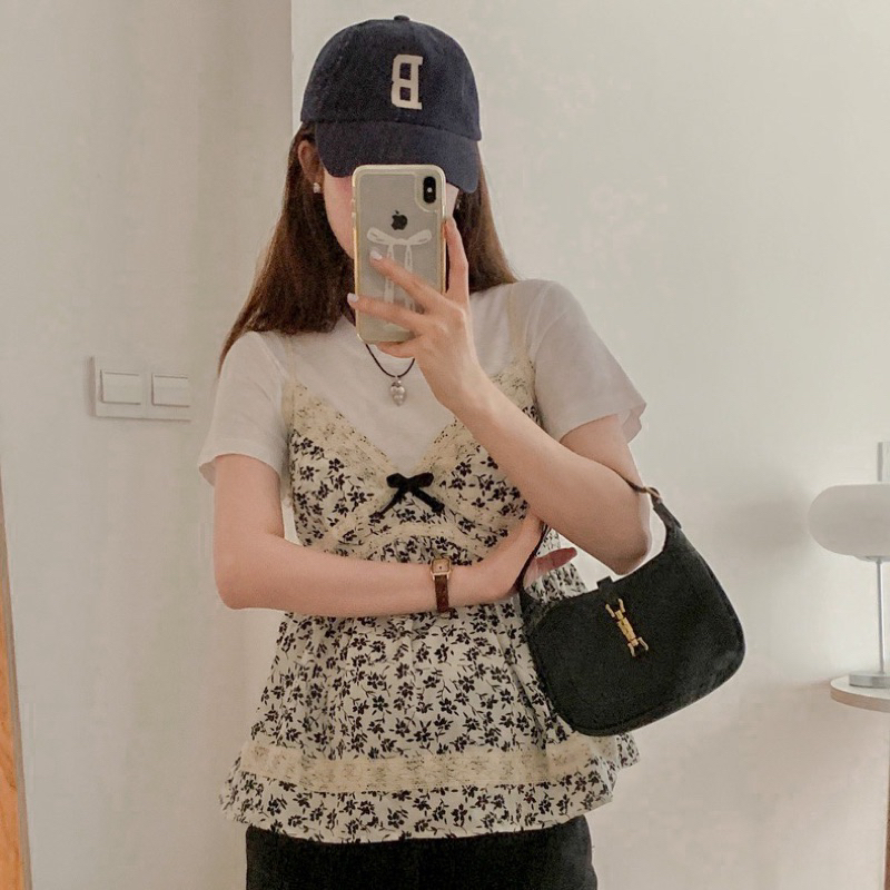 RIKA Luffy V-Neck Spaghetti Strap Top With Lace Trim ️