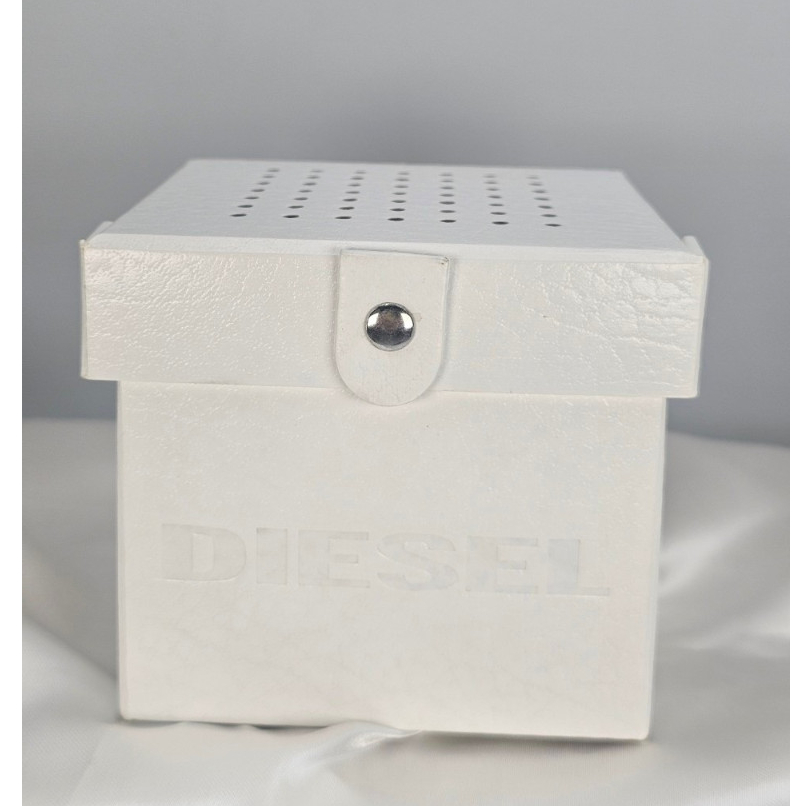 DIESEL Watch Box And Warranty Card Guide