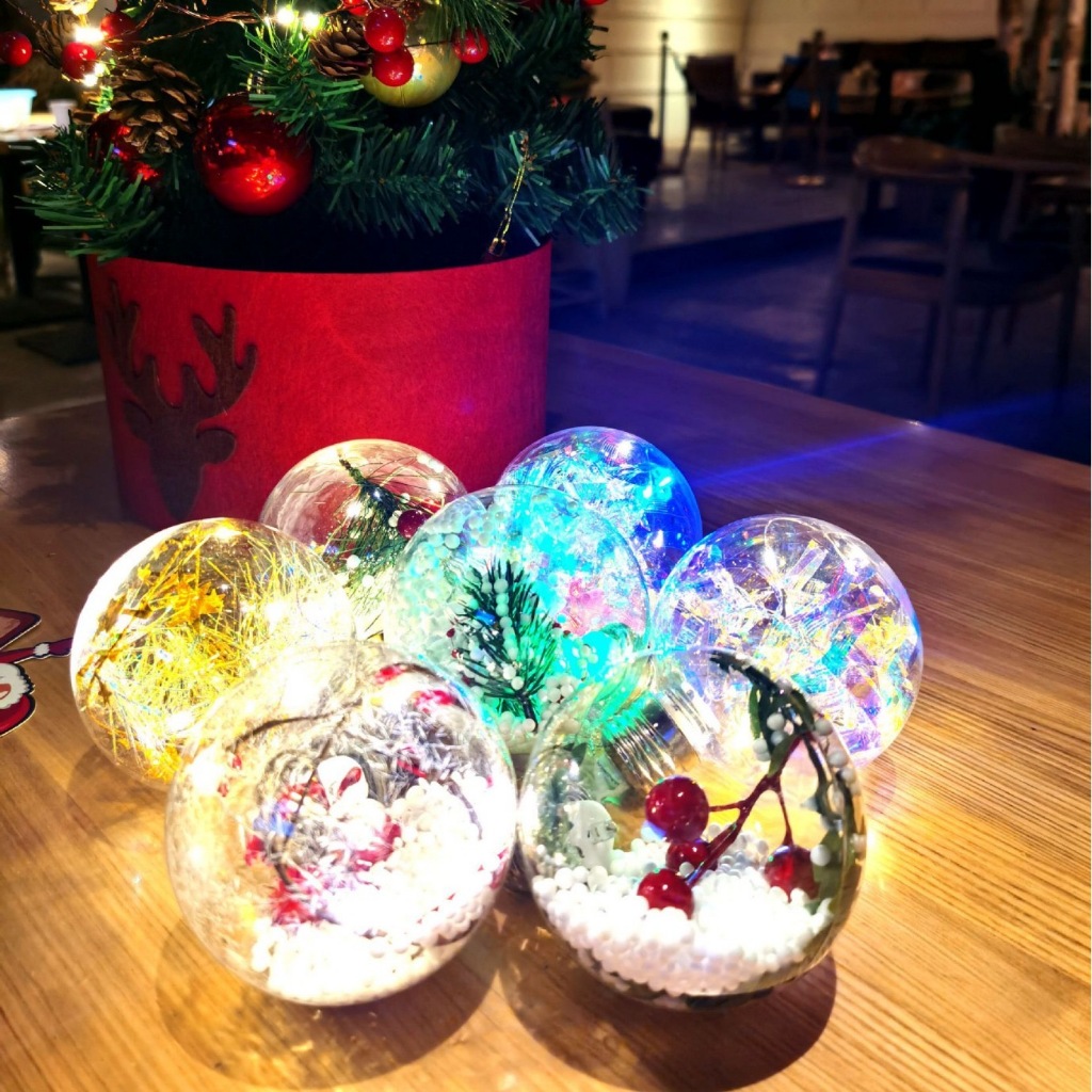 FIVE CATS Christmas Tree Decoration Pendant Luminous Transparent Ball 8cm Painted