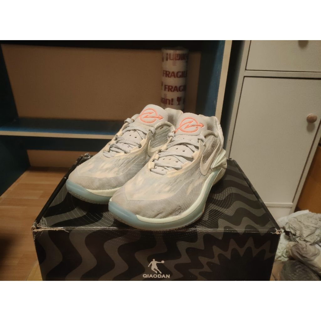 Basketball Shoes (Second Hand) Size 8.5/42