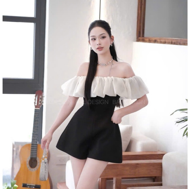 Luxurious women's jumpsuit, women's off-the-shoulder jumpsuit with ruffles and shorts 1439(Z6) N.c