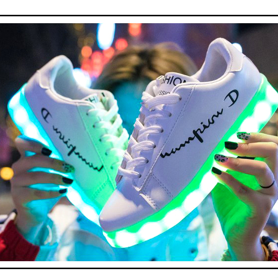 Han Nhi Reverse D-shaped Glowing Shoes·Men and Women 8 Color Changing Light Modes. Korean Spring Summer Fashion led Sneakers