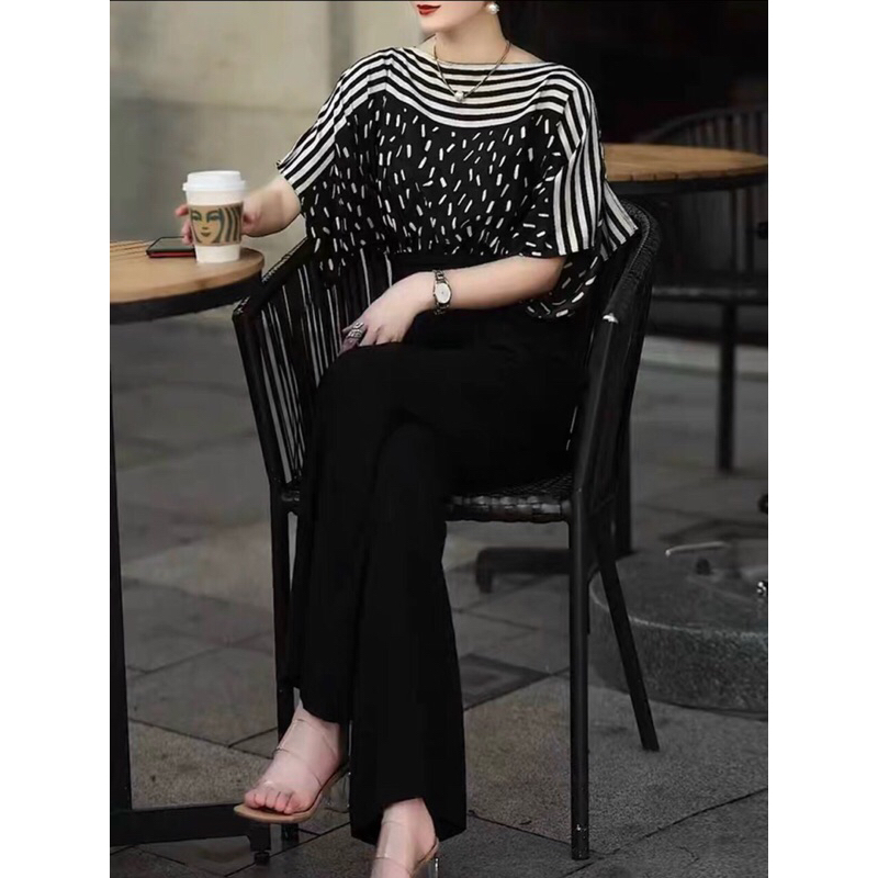 High-quality silk Jumpsuit with pleated waist pattern