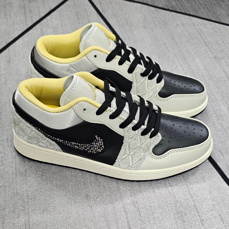 L SSneaker l Jordan 1 Low Beaded swoosh Sneakers With Stone Attached For Men And Women Full Bill Box (Sz36 / 43)