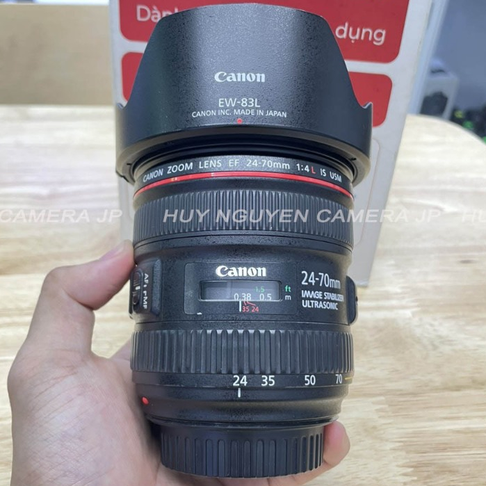 BEAUTIFUL CANON 24 70 F4 L IS USM LENS. WIDE LOCK LENS FOR MULTI-USE LANDSCAPE PORTRAIT OF VERY SHARP. YES MACRO 1:2