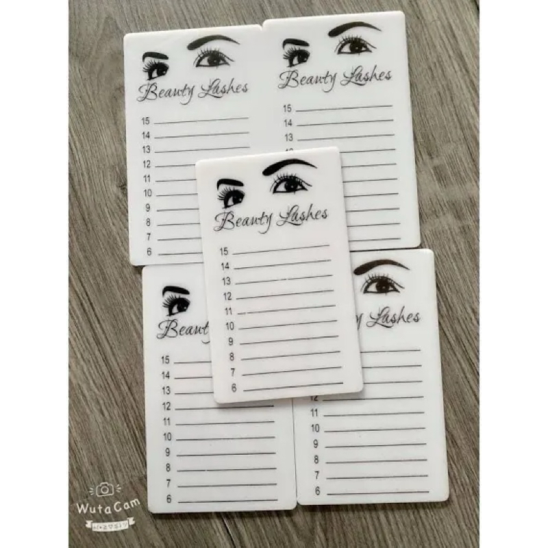White mica tray to line eyelashes