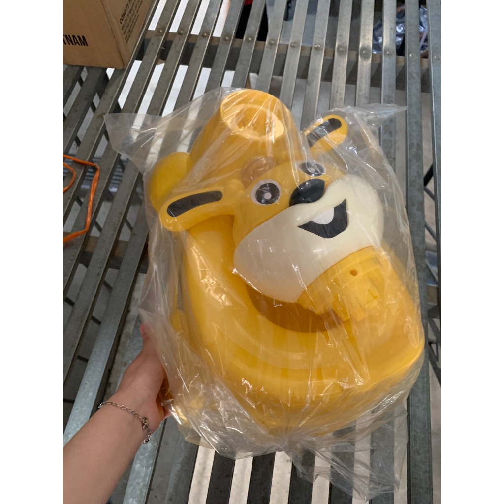 [5453] Genuine Viet Nhat rabbit-shaped plastic toilet with music