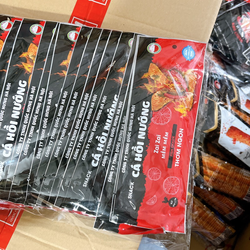 Wholesale 1 bag of 30 Snack packs of Grilled Salmon, Red Watermelon, spicy and crunchy for childhood, Quang Bach Snacks
