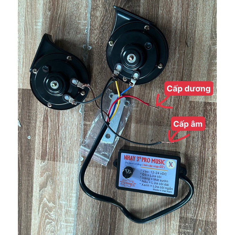 Parody 3+pro 12 songs and black slug horn 12v -24v horn kereta