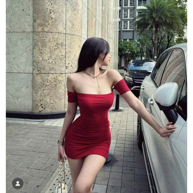 Tube bodycon dress with off-the-shoulder sleeves for a sexy figure d270 Lissa