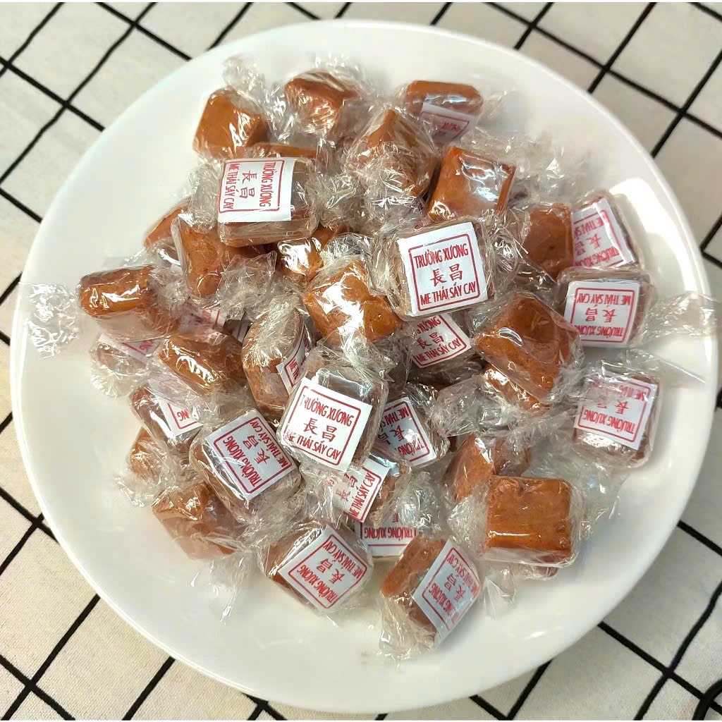 Truong Xuong Spicy Dried Thai Tamarind Candy 500g - used for snacks and mixing drinks