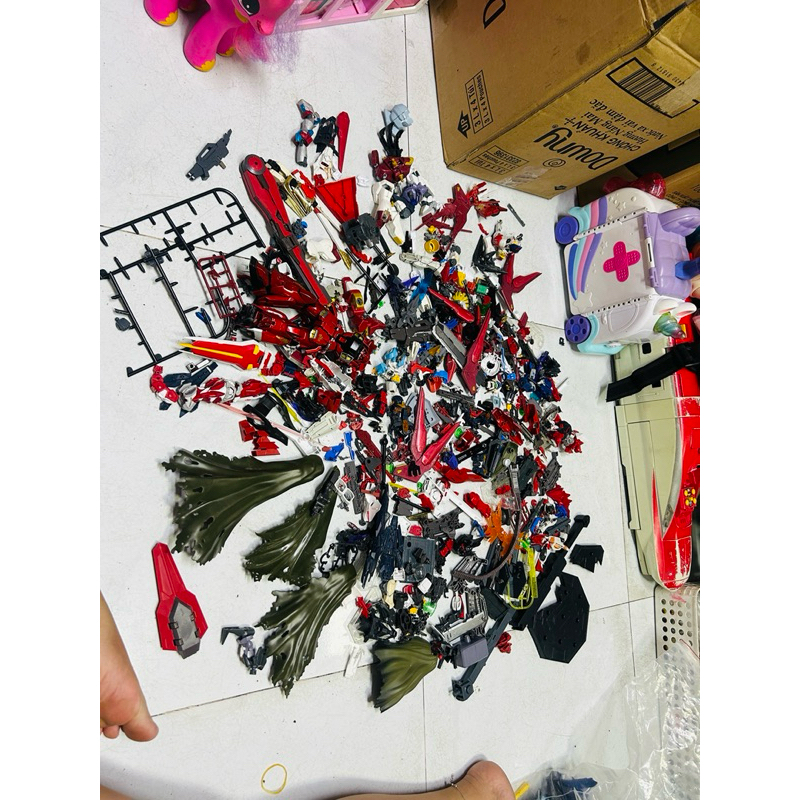 Original batch of Gundam corpses of all kinds as shown in the photo