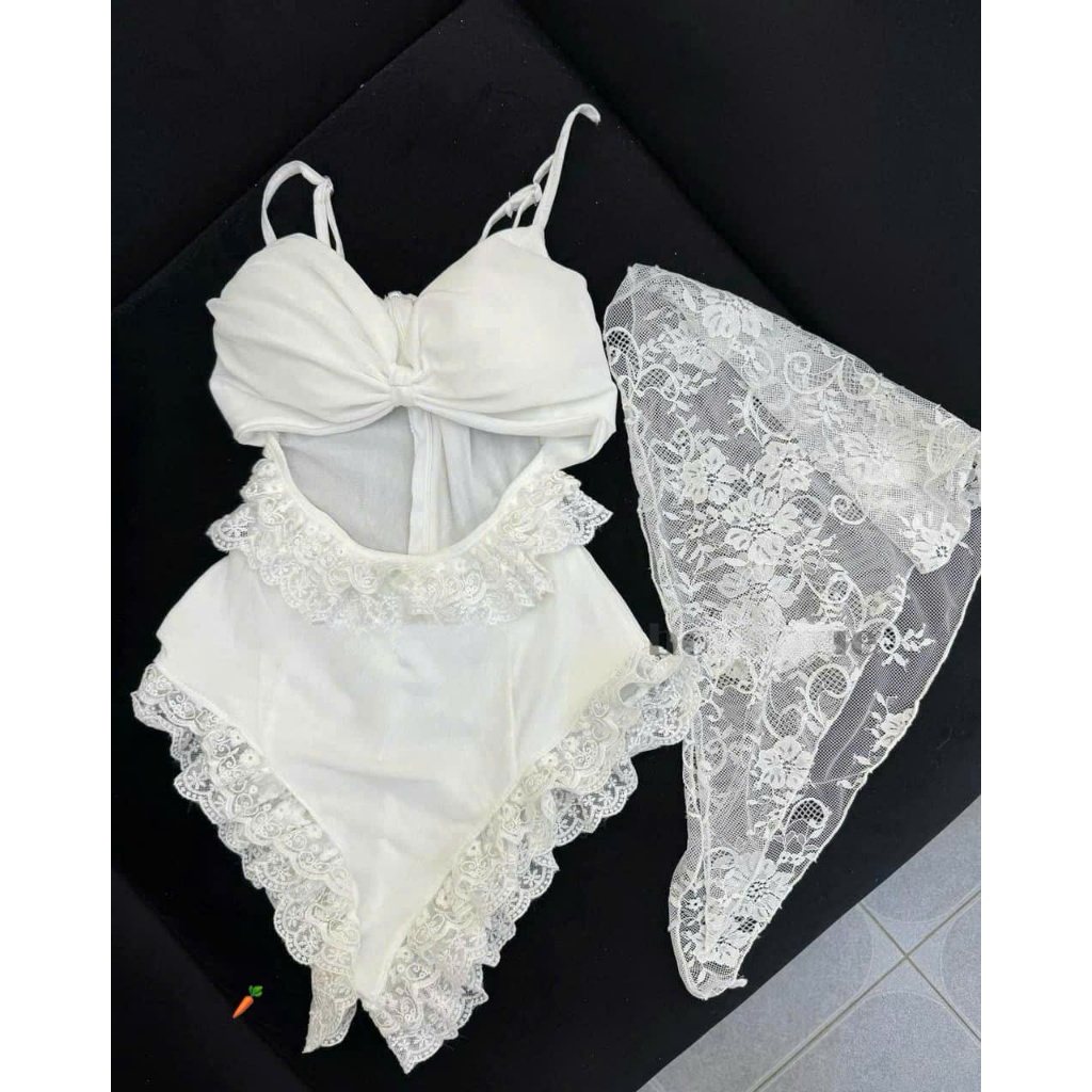 Jump with 2 ruffles, open waist, with lace scarf, very sexy for beach travel