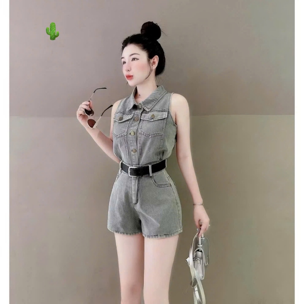 Jump jean Sleeveless Turn-down collar, comes with a very hot waist belt, thick denim