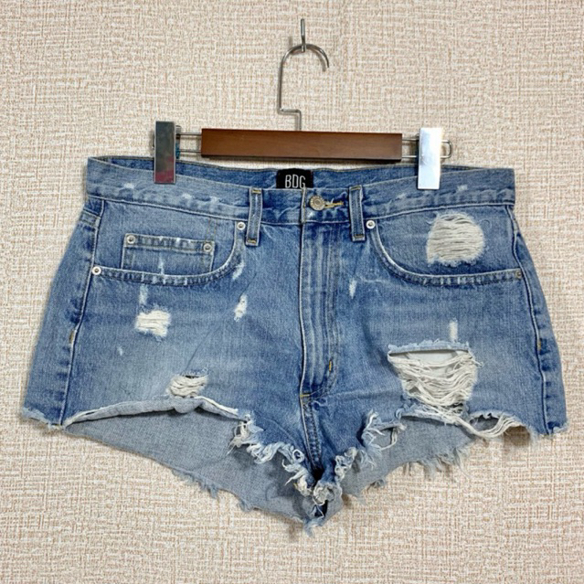 [used] jean Shorts, B.D.G, Y2K, mid navel, mid rise, medium leg, Size 25, code 1555
