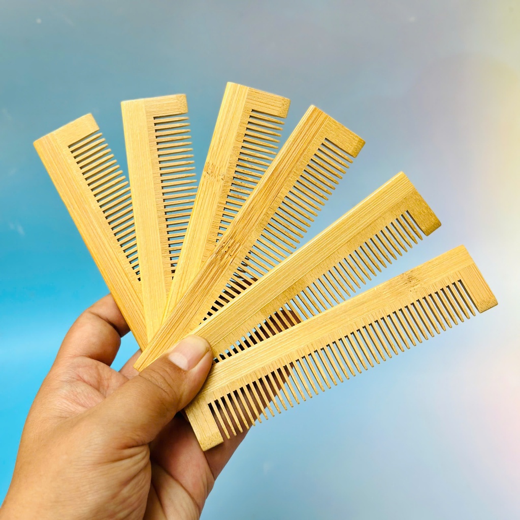 Environmentally friendly bamboo hair comb helps reduce breakage and massage the scalp