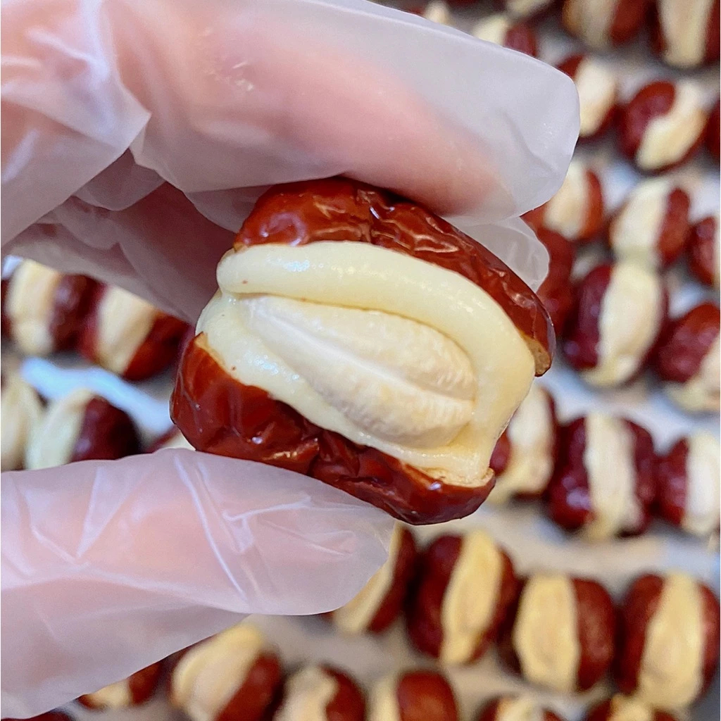 Xinjiang red apple milk candy sandwiched with camel milk and cashew nuts, delicious and fatty, sugar-free 200g 500g 1kg