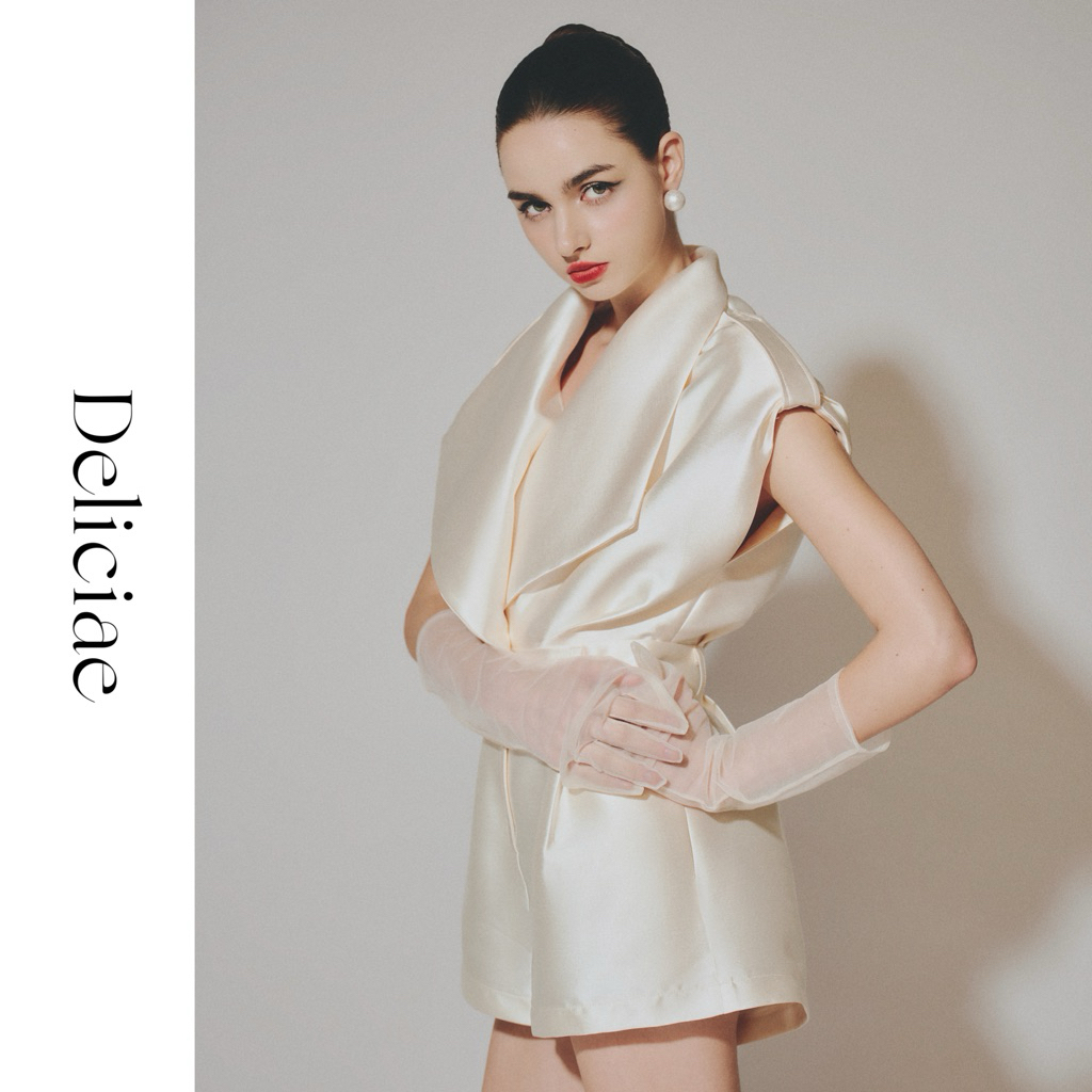 [Deliciae] AURIE JUMP - Short jumper with waist vest collar design